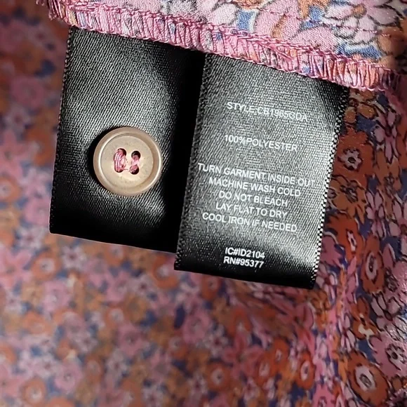 Sanctuary Floral Button Down Shirt Size Medium - Picture 8 of 8